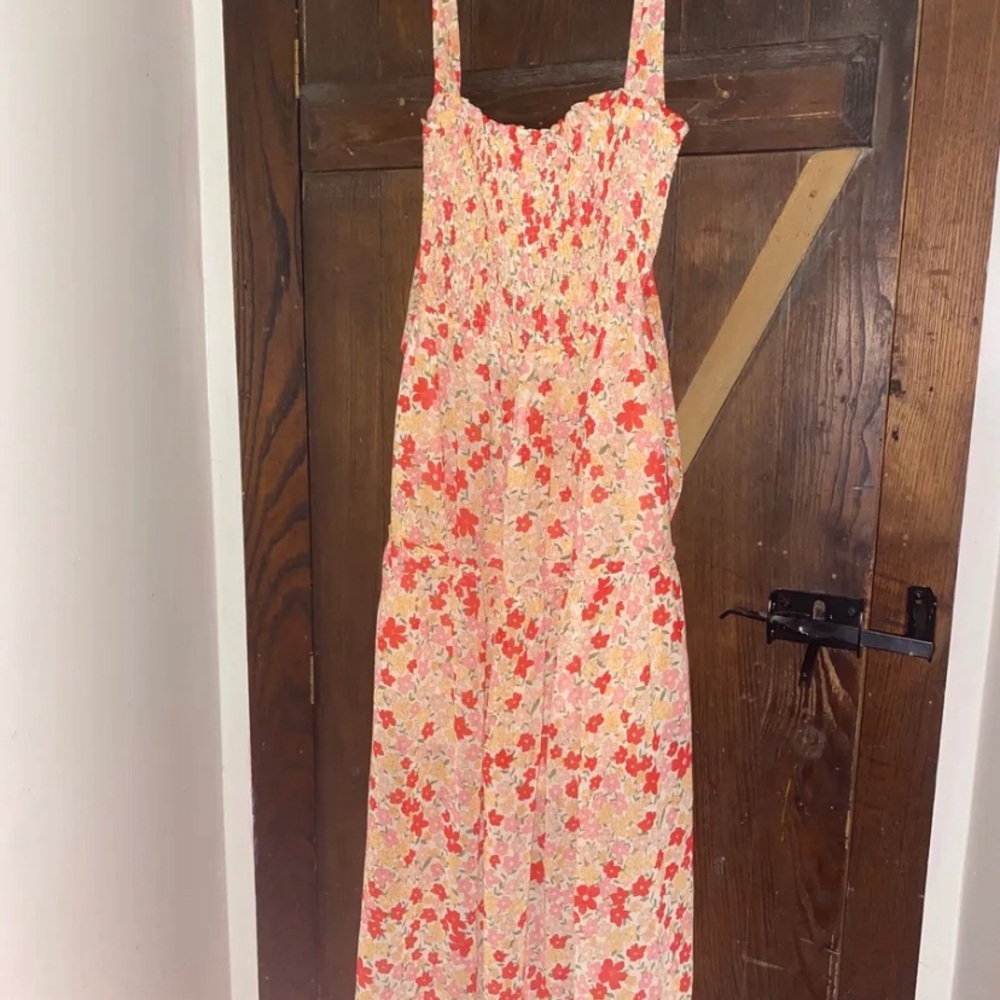 Boutique cross strap dress tie back floral maxi dress length